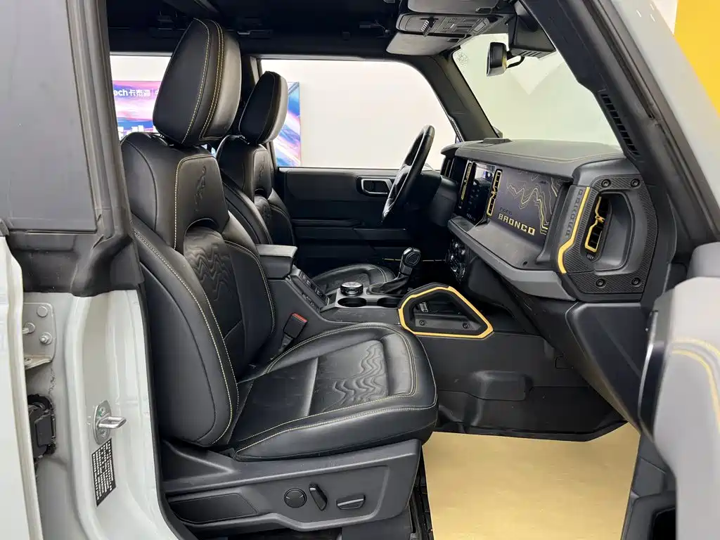 Ford Bronco — миниатюра 19