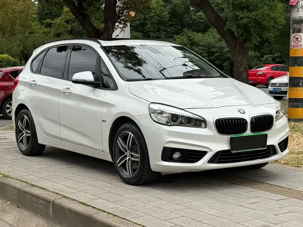 BMW 2 Series Active Tourer — миниатюра 3