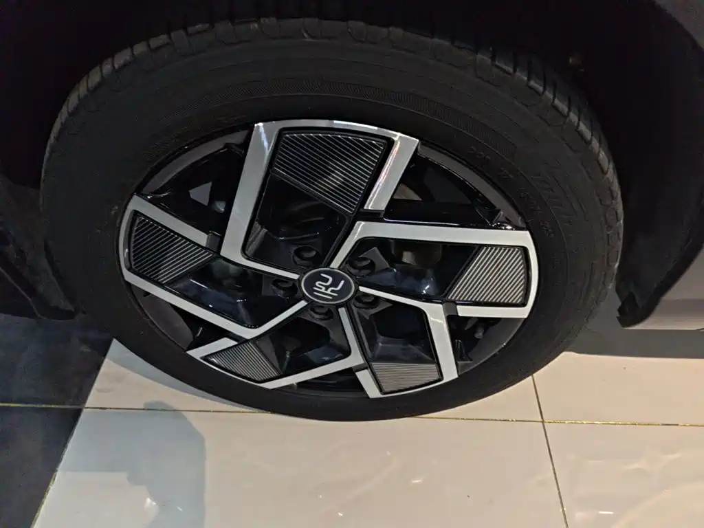 BYD Yuan Plus — миниатюра 23