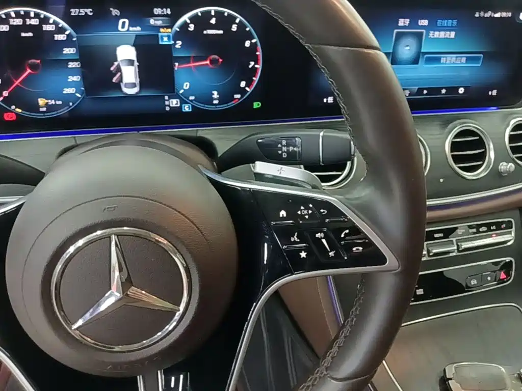 Mercedes-Benz E-Class — миниатюра 14