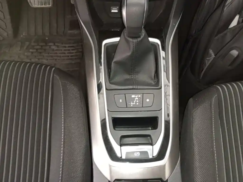 Peugeot 408 — миниатюра 14