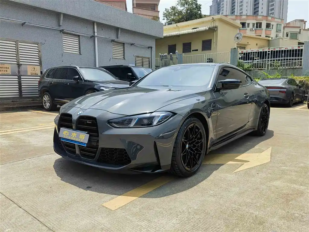 BMW M4 2025