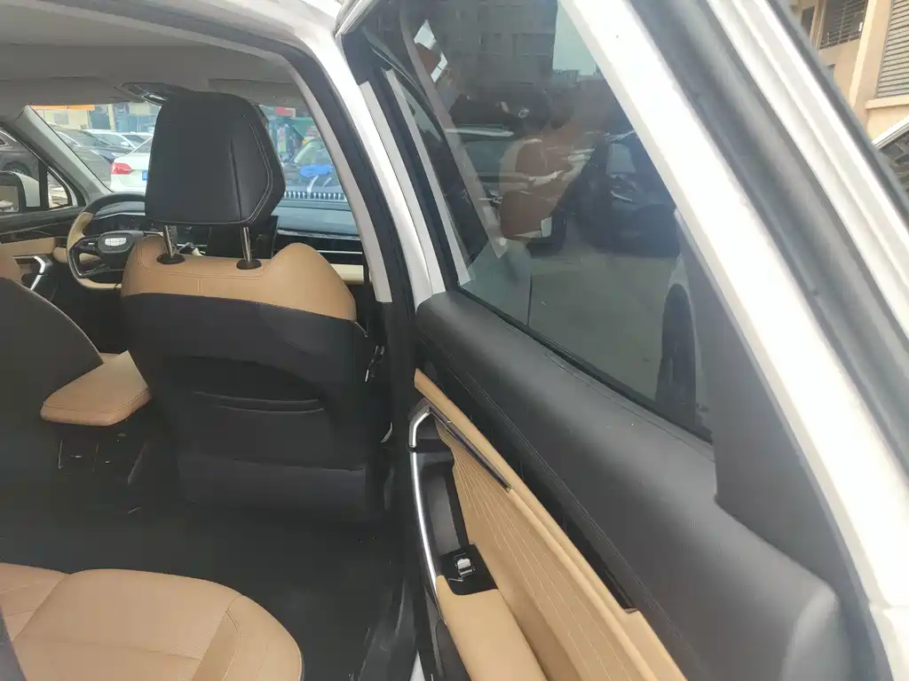 Geely Boyue L — миниатюра 10