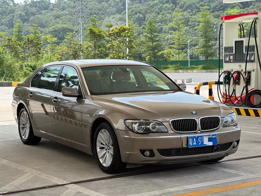BMW 7 Series — миниатюра 2