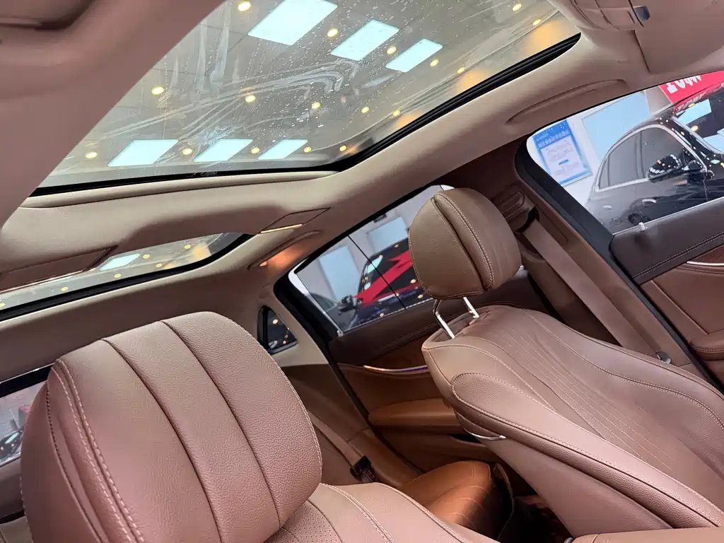 Mercedes-Benz E-Class — миниатюра 17