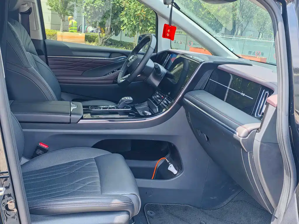 GAC Motor Trumpchi M8 — миниатюра 9