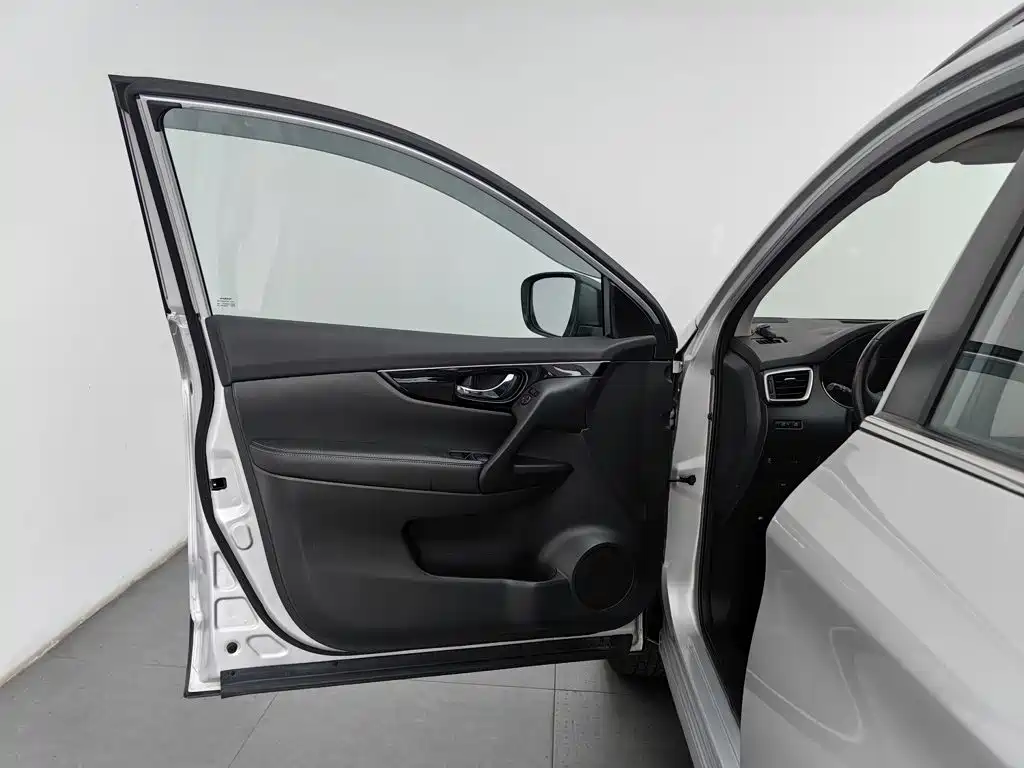 Nissan Qashqai — миниатюра 8