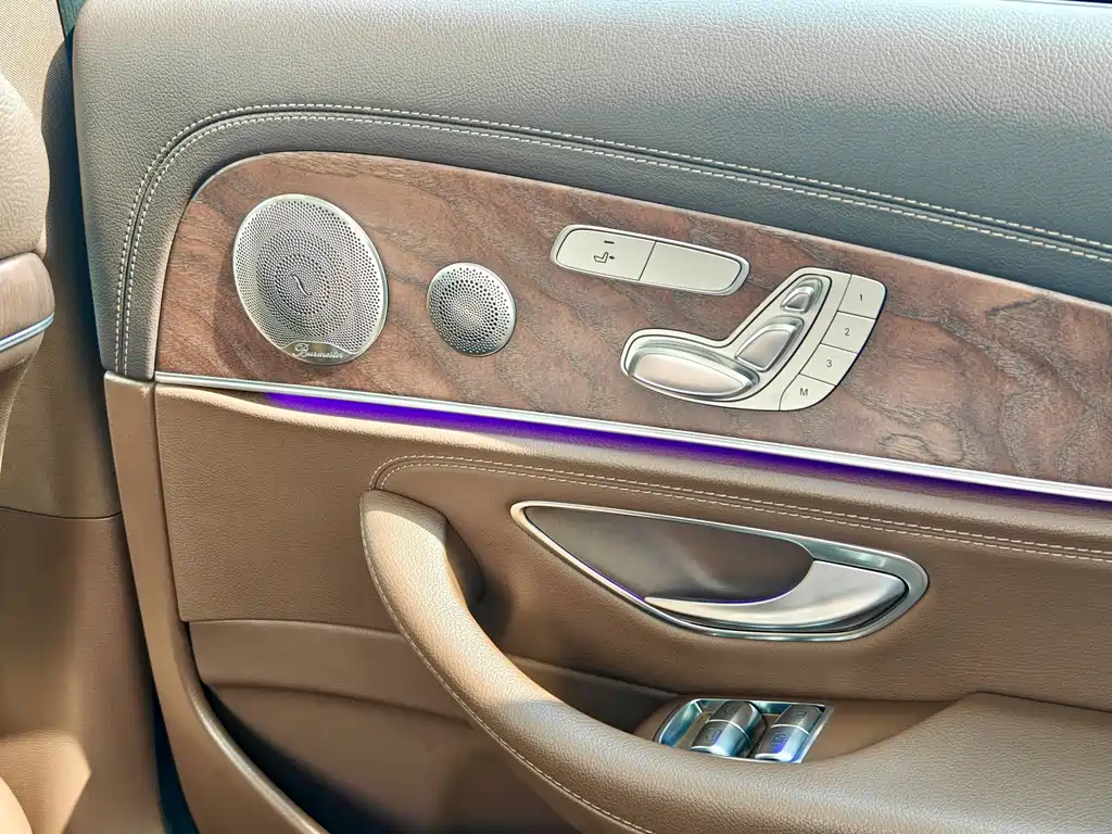 Mercedes-Benz E-Class — миниатюра 20