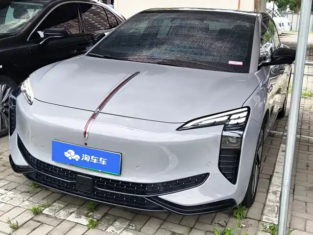 2025 Hongqi EH7