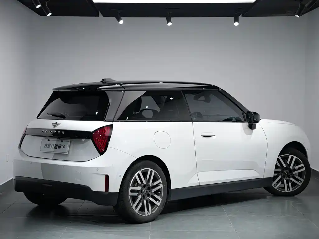 MINI MINI COOPER EV — миниатюра 6
