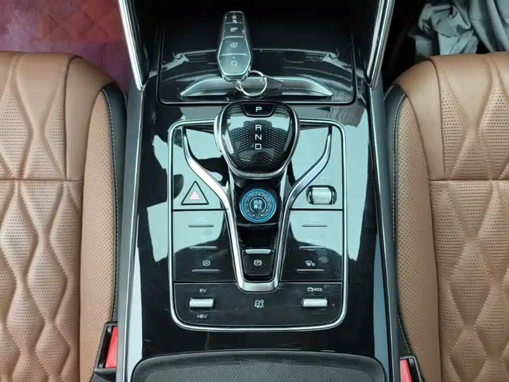 BYD Tang New Energy — миниатюра 14