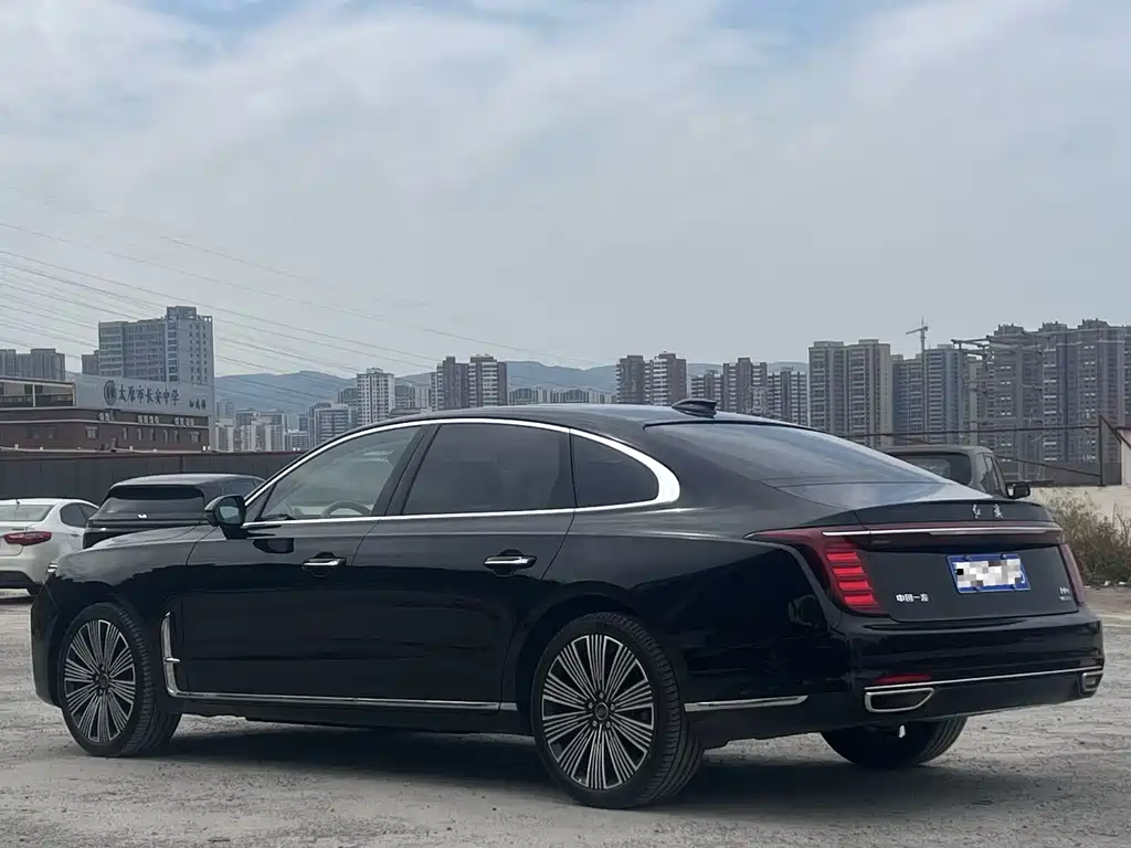 Hongqi H9 2025 2.0T Luxury 5 мест