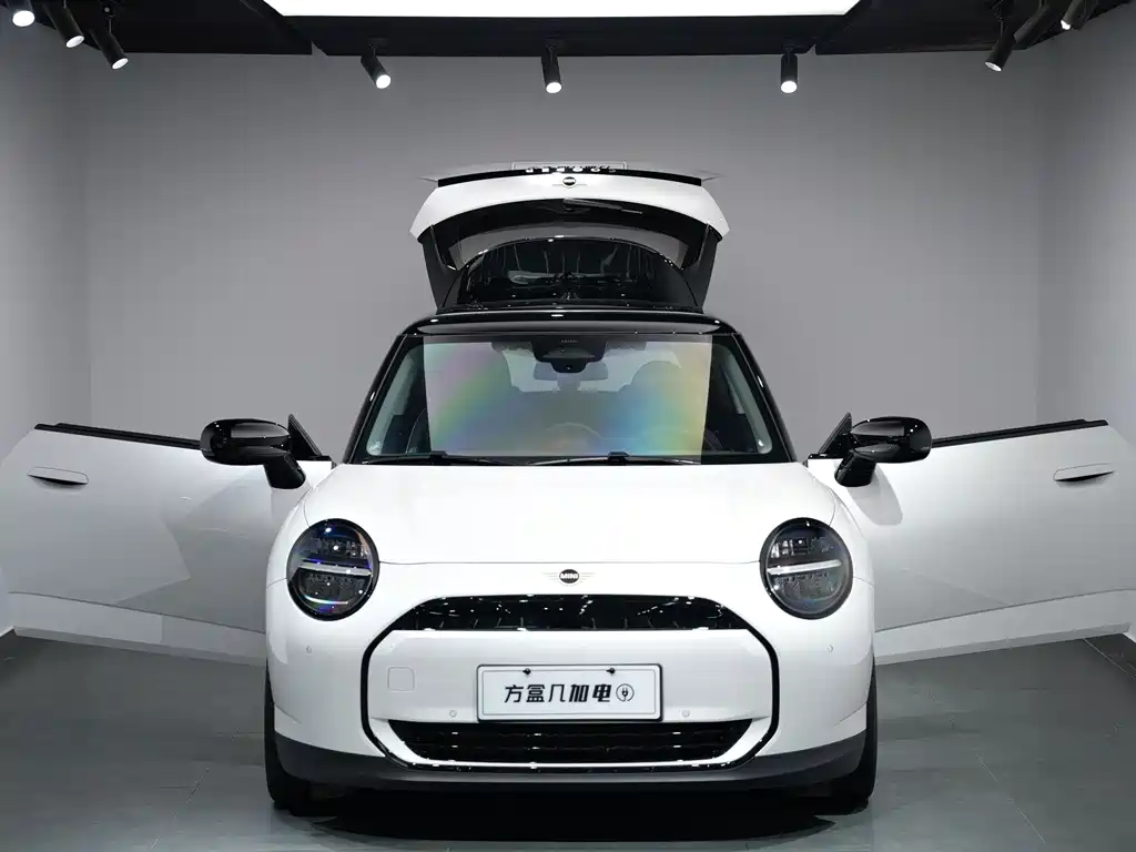MINI MINI COOPER EV — миниатюра 2