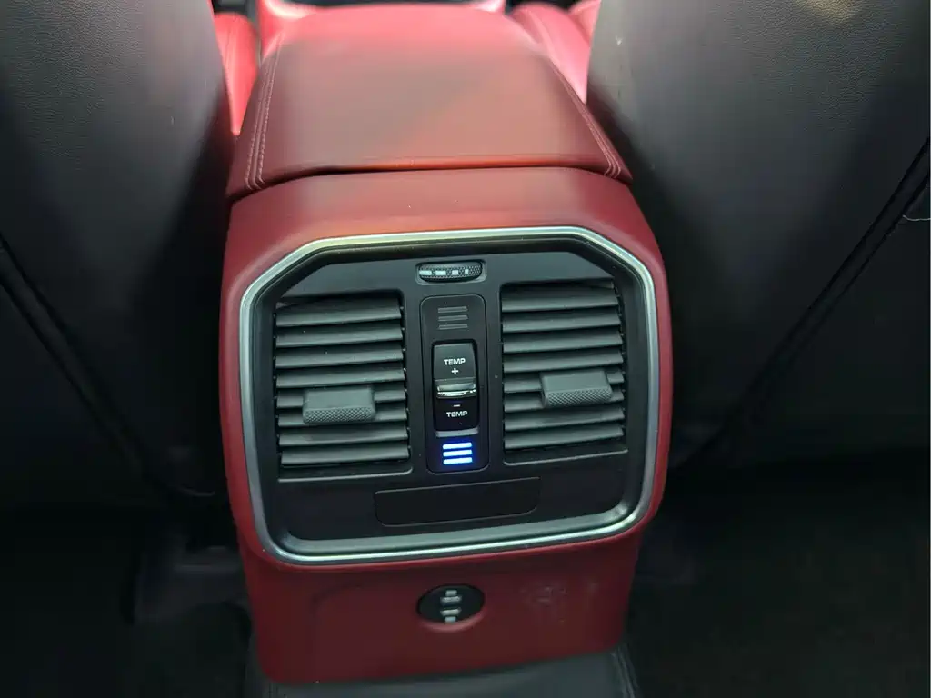Porsche Macan — миниатюра 14