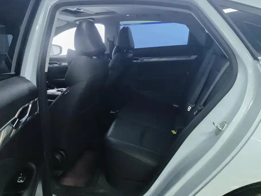 Geely L HiP — миниатюра 11