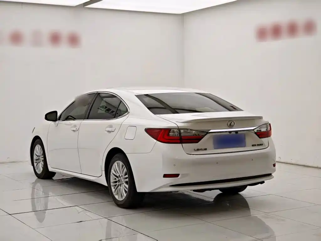 Lexus ES — миниатюра 25