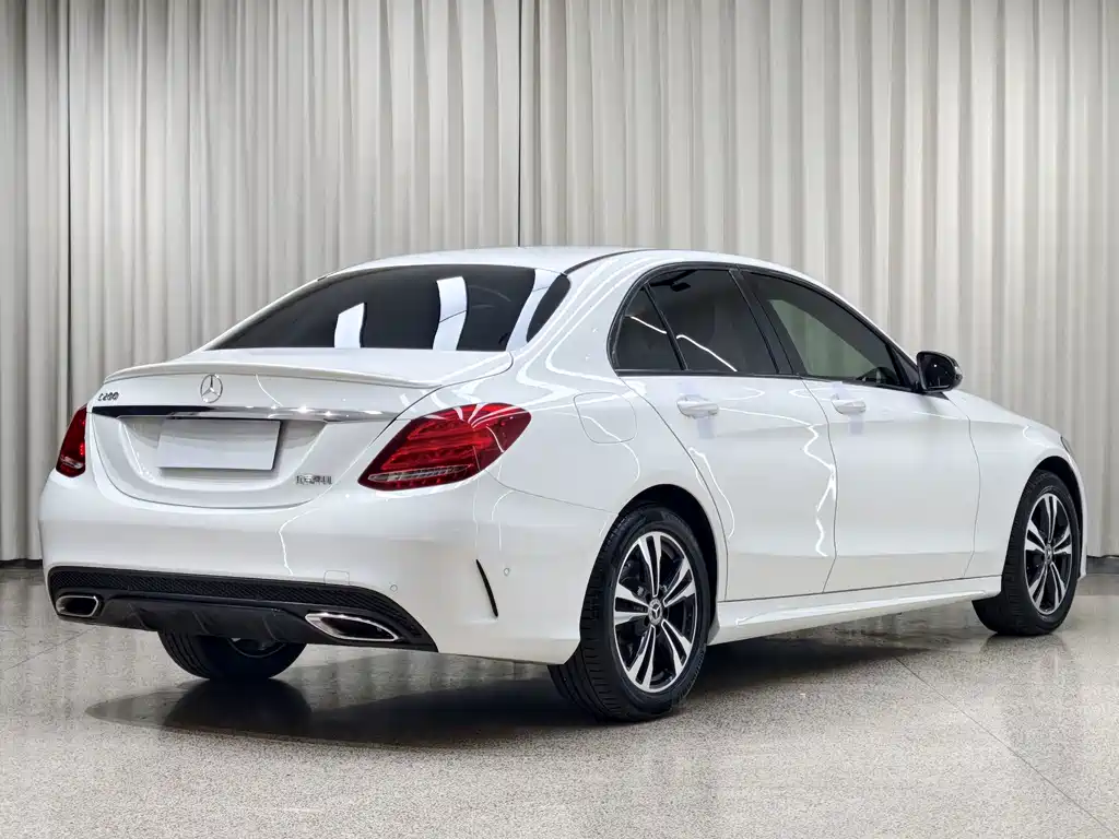 Mercedes-Benz C-Class — миниатюра 6