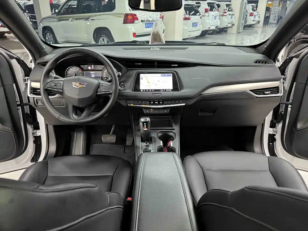 Cadillac XT4 — миниатюра 12