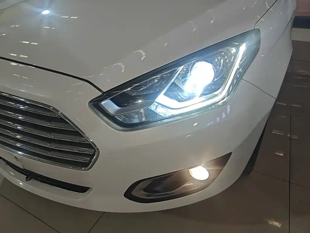 Ford Escort — миниатюра 24