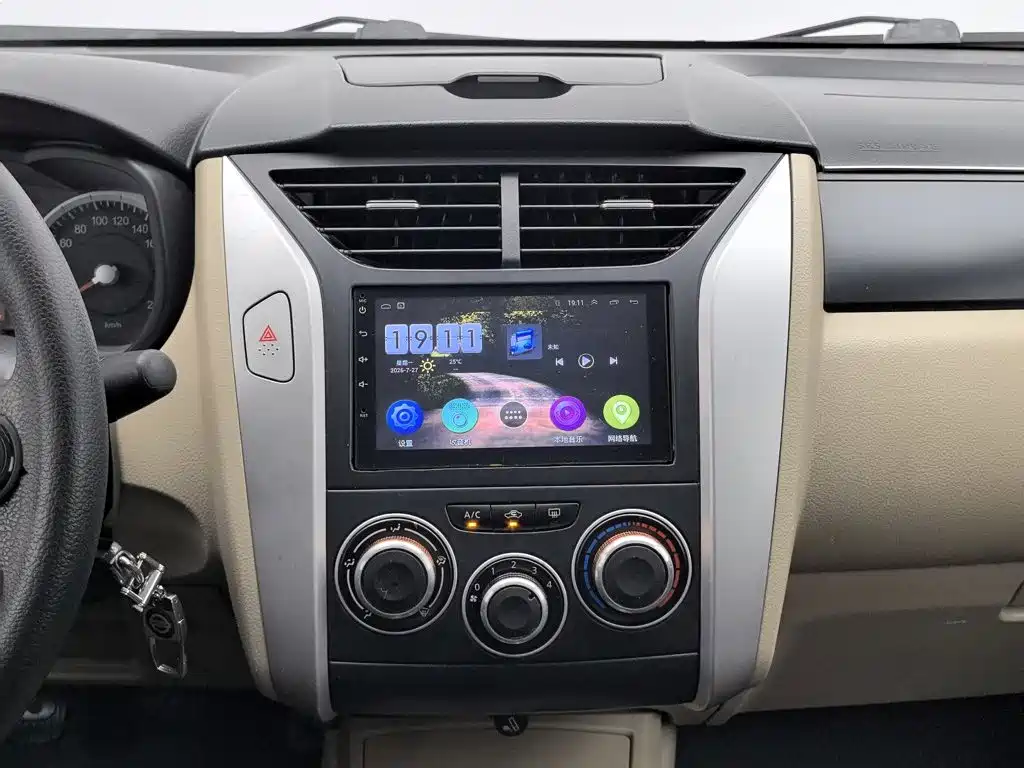 Venucia R50 — миниатюра 12