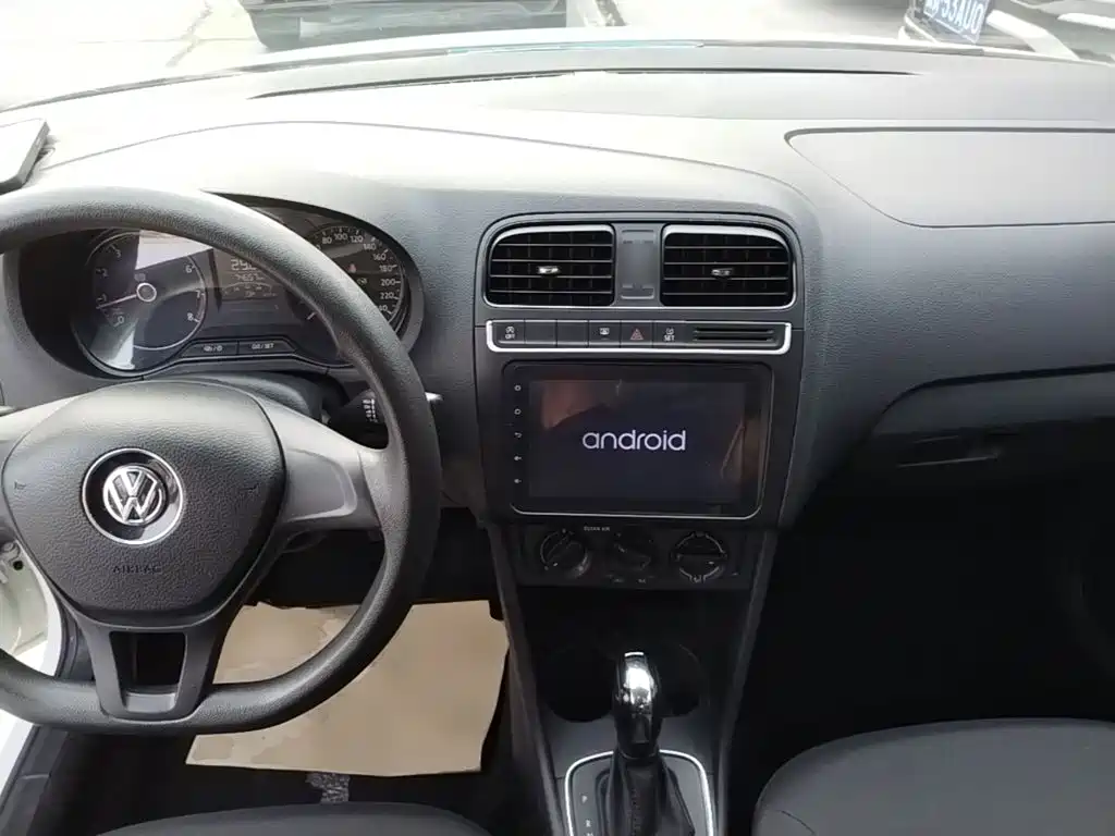 Volkswagen Polo — миниатюра 10