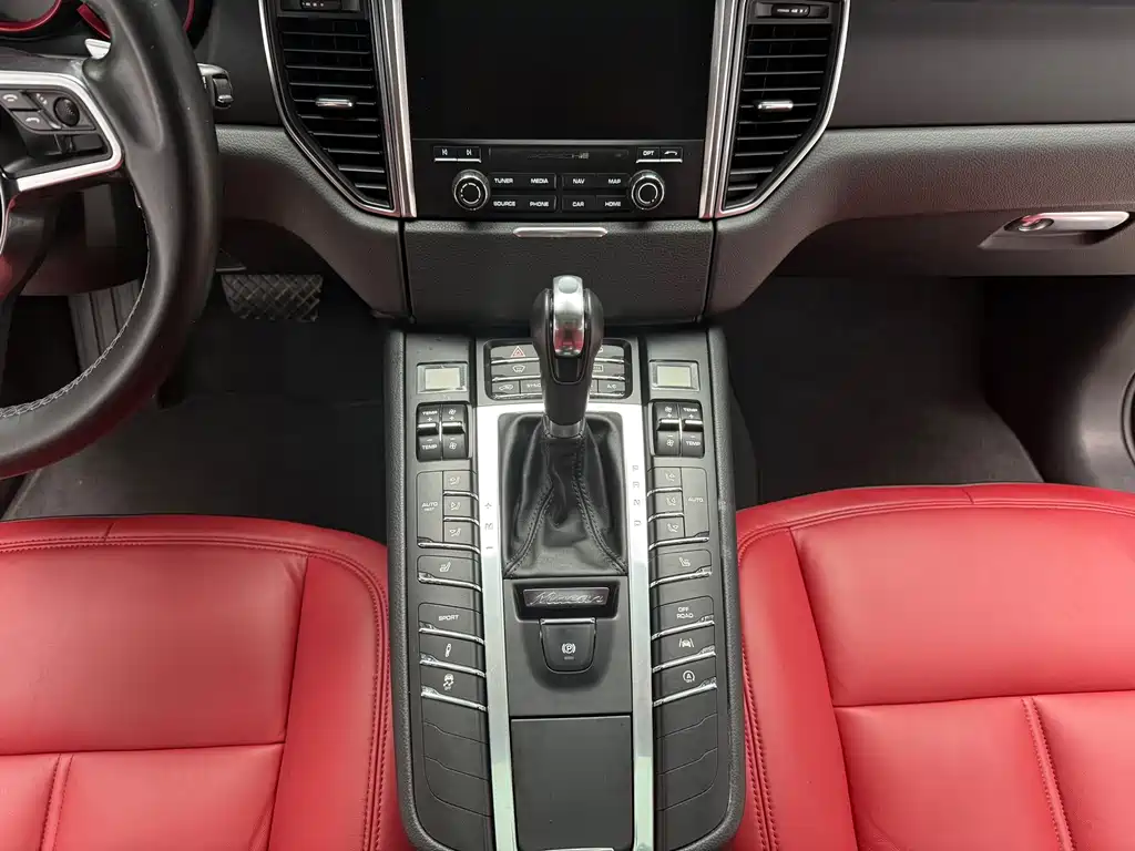 Porsche Macan — миниатюра 15