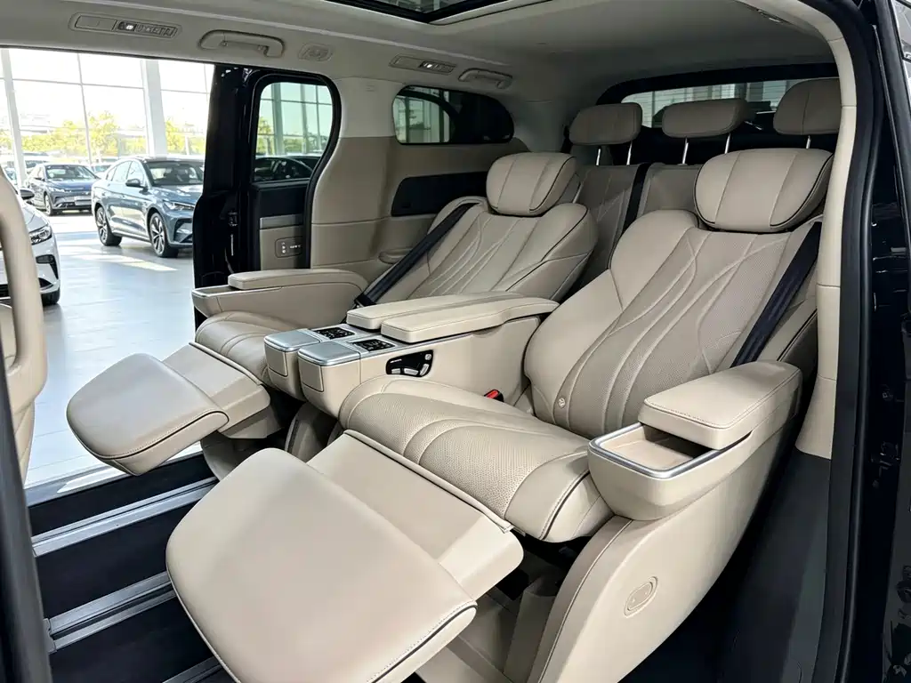 XPeng X9 — миниатюра 3