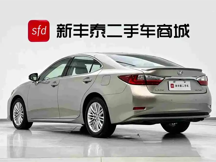 Lexus ES — миниатюра 5