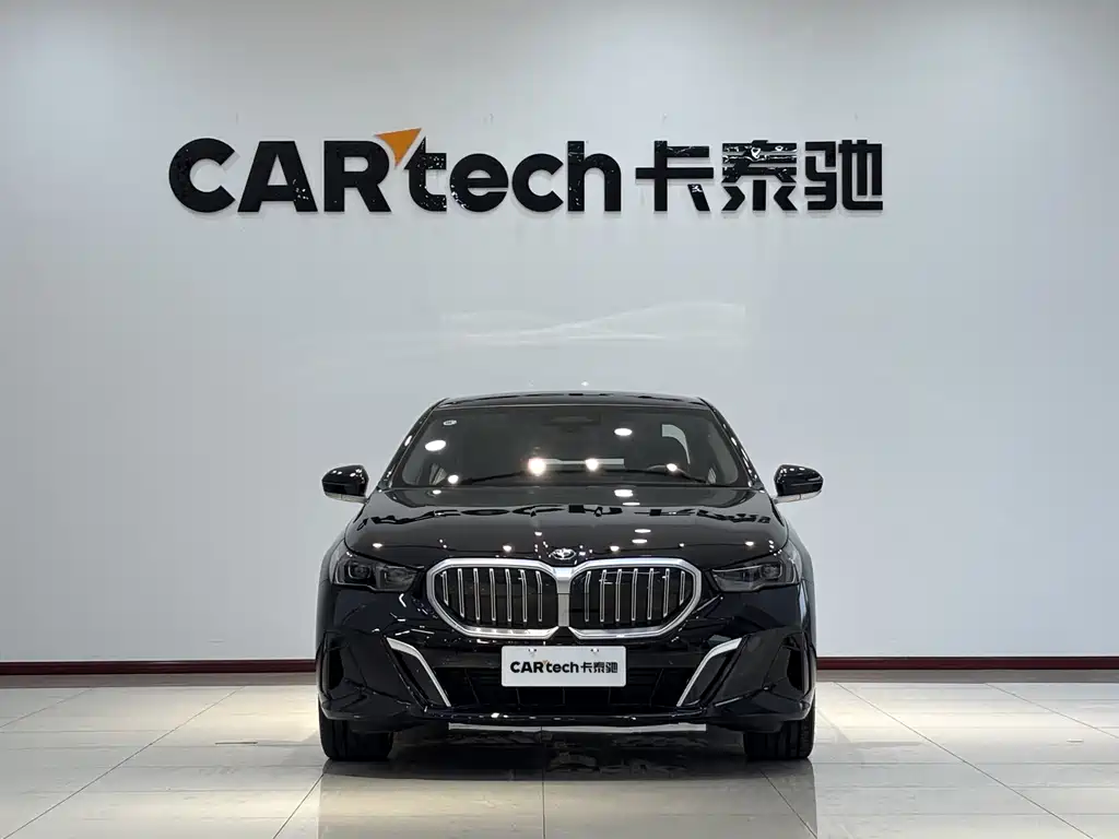 BMW 5 Series — миниатюра 2