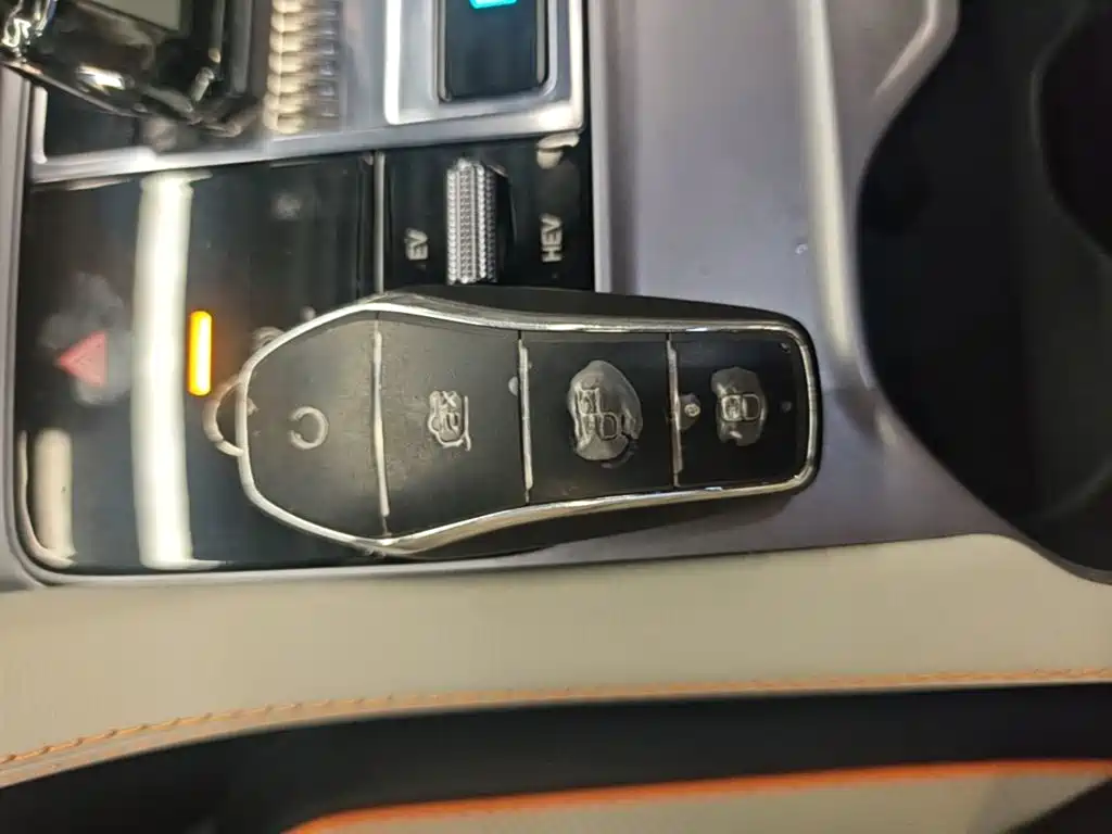 BYD PLUS New Energy — миниатюра 9