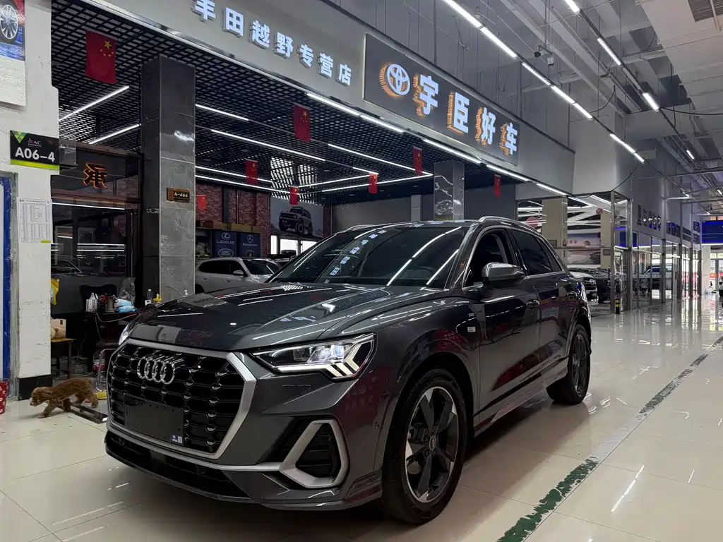Купить Audi Q3