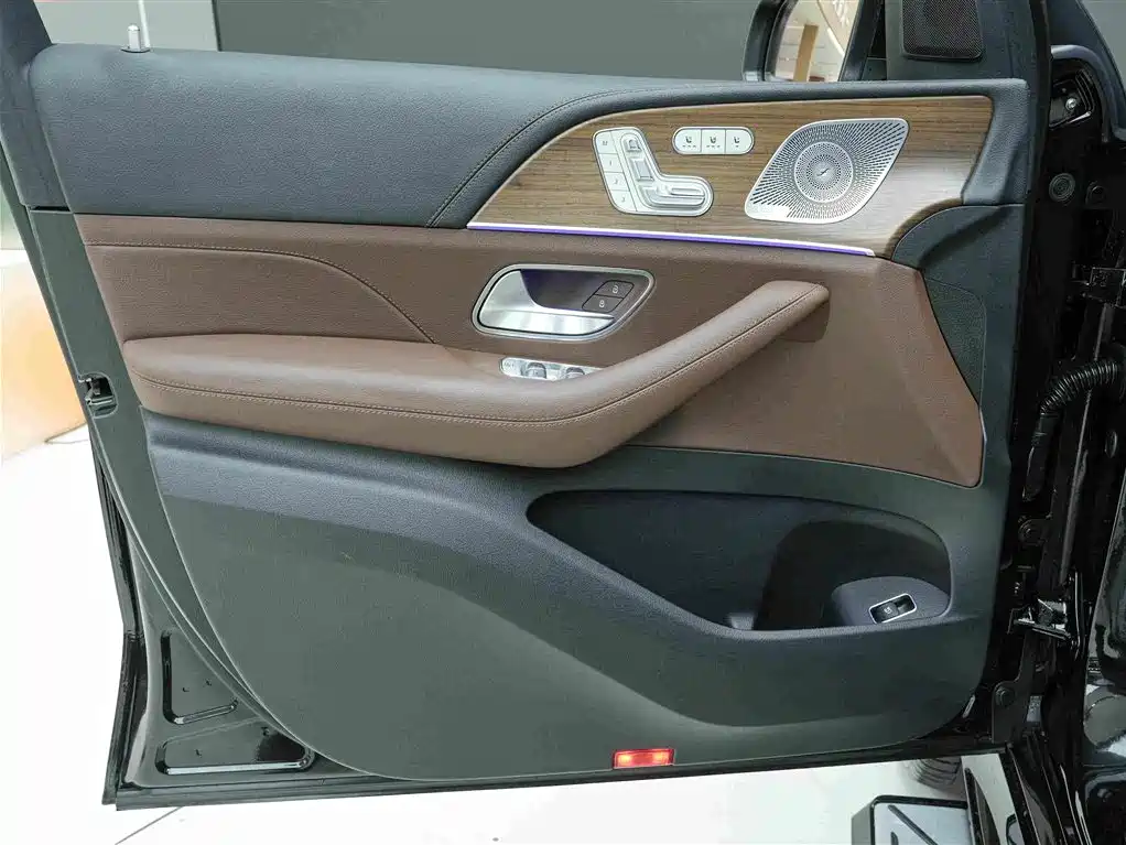 Mercedes-Benz GLS — миниатюра 16