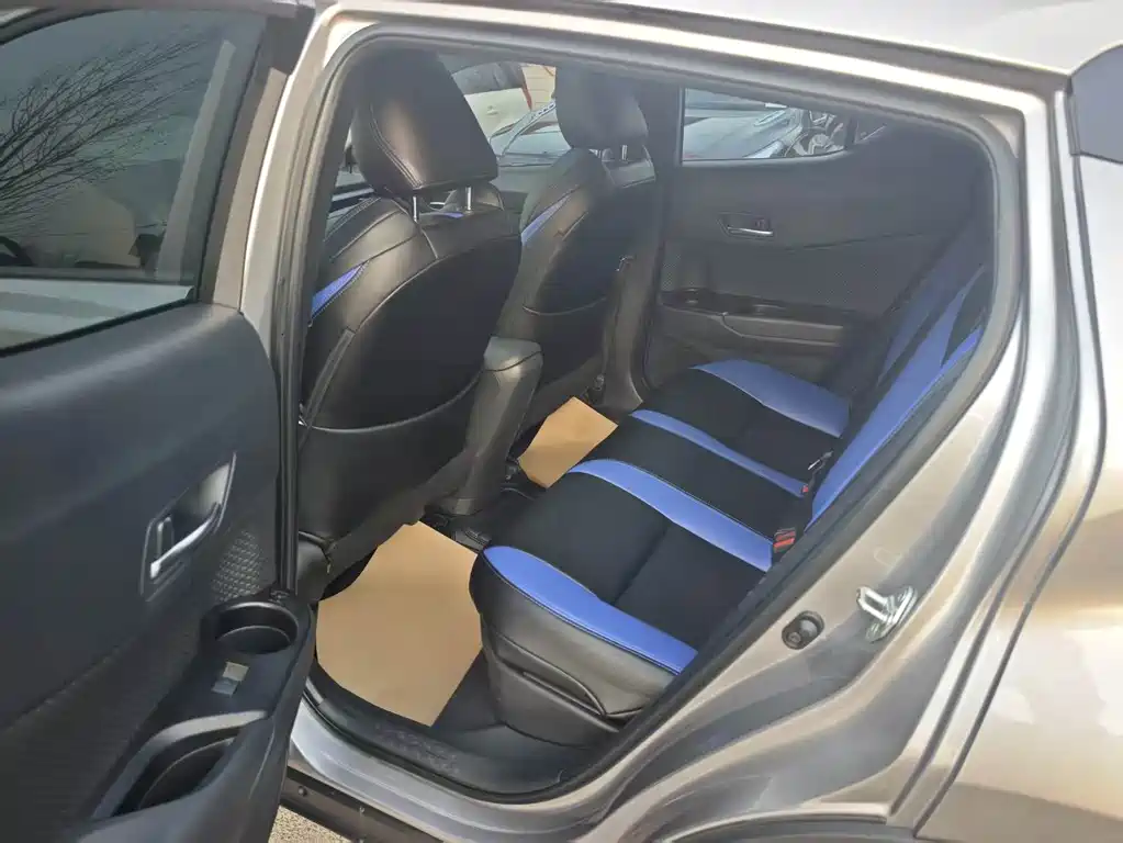 Toyota IZOA — миниатюра 6