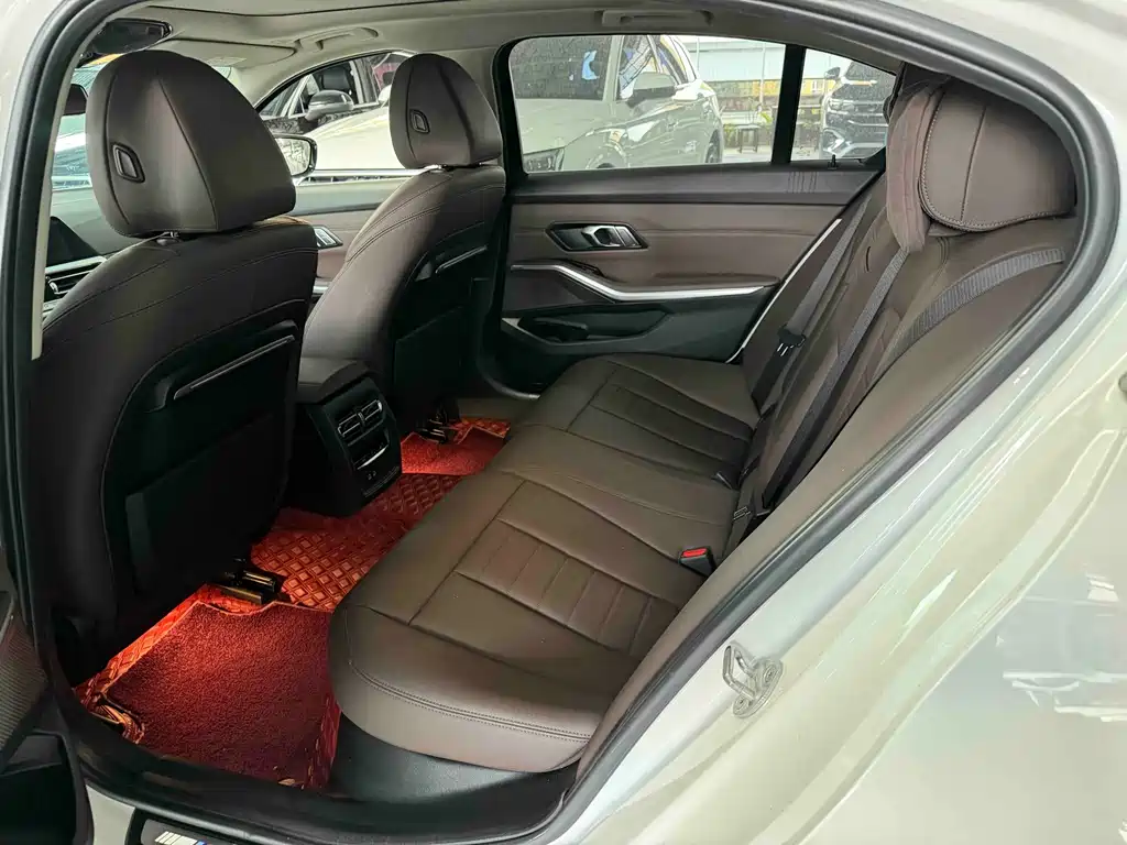 BMW 3 Series — миниатюра 6