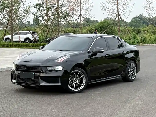 2021 Lynk & Co 03