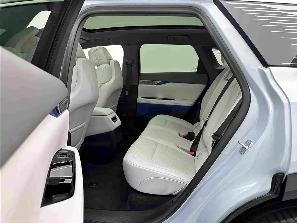 Cadillac IQ — миниатюра 17