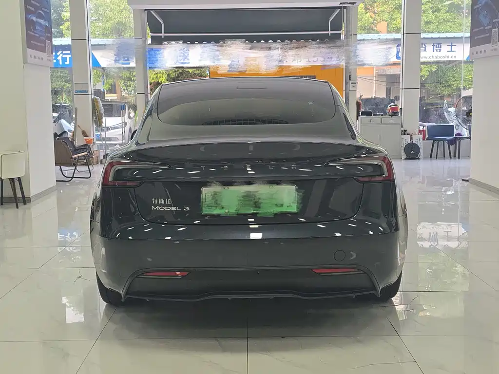 Tesla Model 3 — миниатюра 11