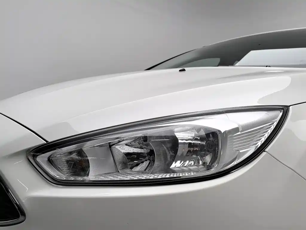 Ford Focus — миниатюра 7