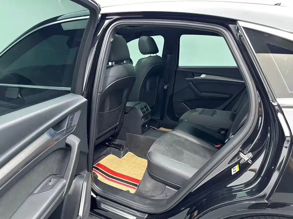 Audi Q5L Sportback — миниатюра 6