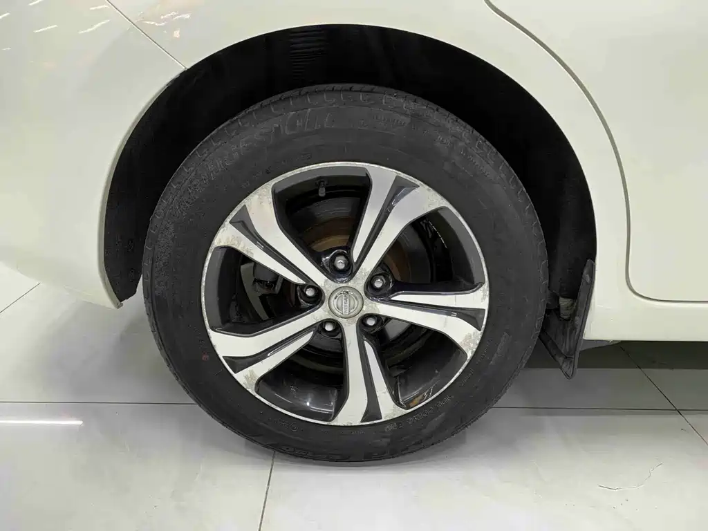 Nissan Tiida — миниатюра 16