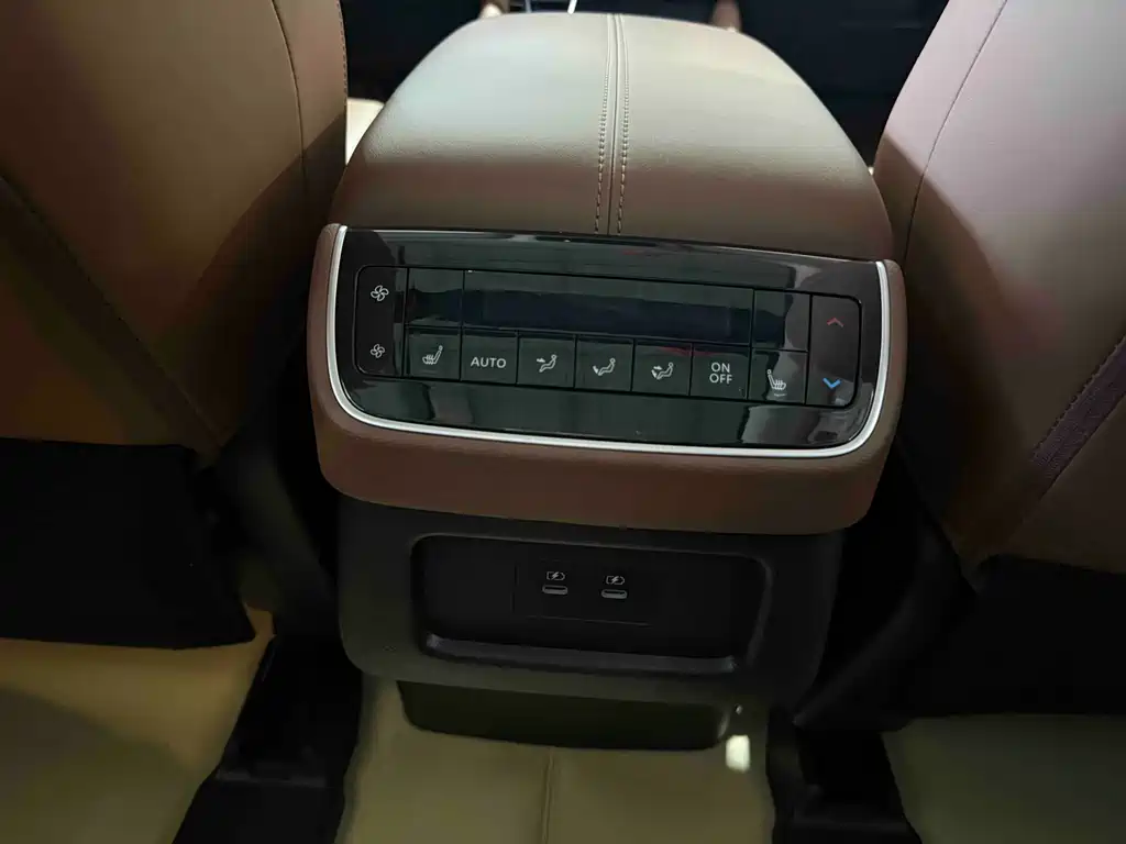 NISSAN EXPLORING THE LAND