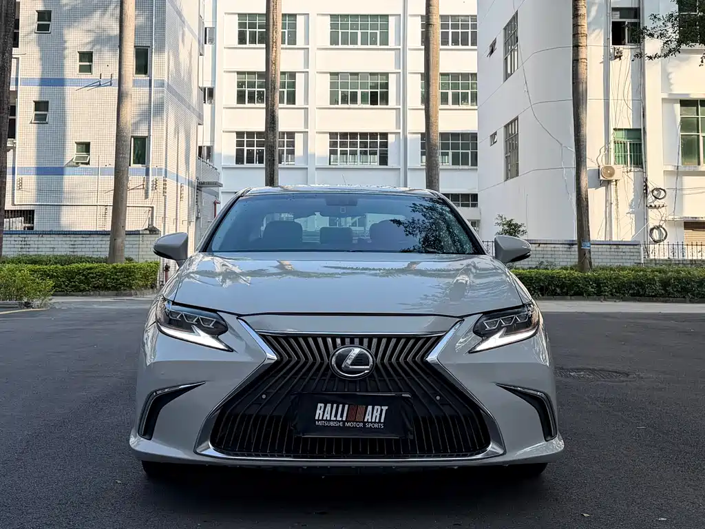 Lexus ES — миниатюра 2