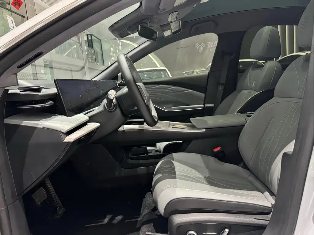 GEELY GALAXY GALAXY E8