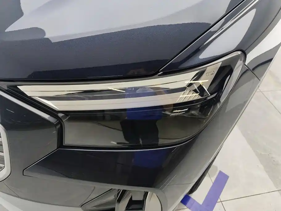 Audi Q4 e-tron — миниатюра 5