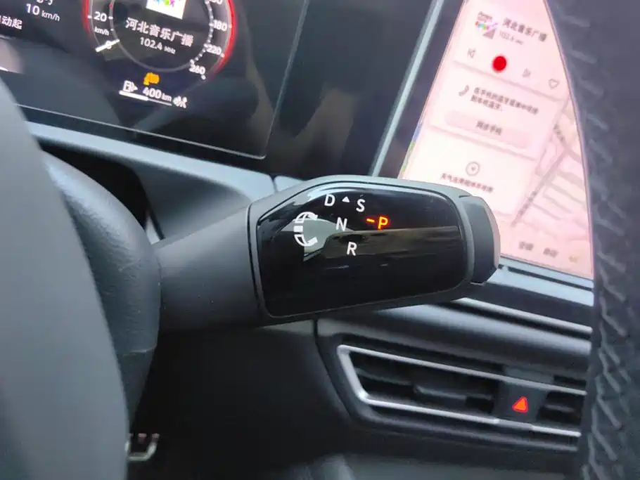 Volkswagen Tiguan L — миниатюра 16