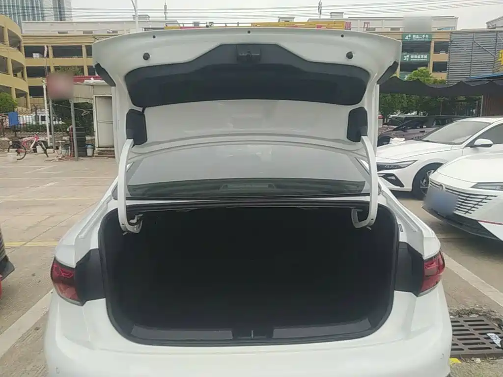 Volkswagen Sagitar — миниатюра 19