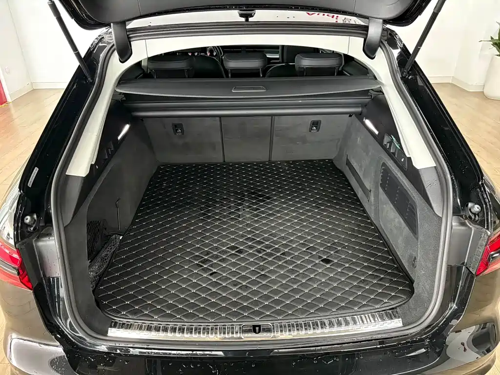 Audi A6 2024 allroad quattro 55 TFSI Premium