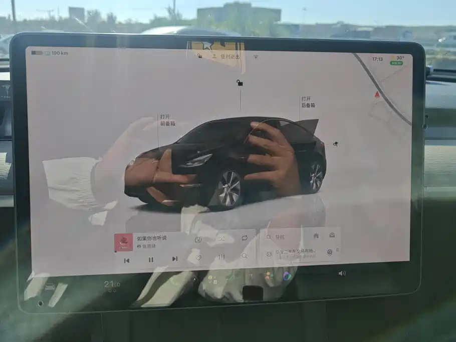 Tesla Model Y — миниатюра 13