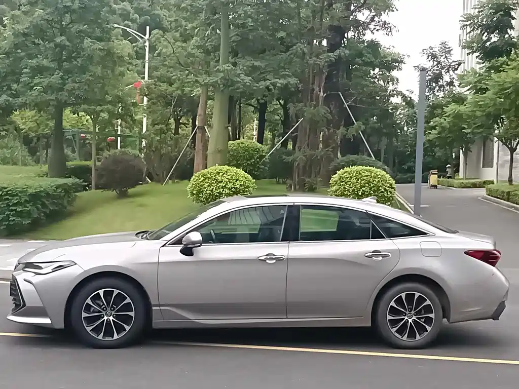 Toyota Avalon — миниатюра 8