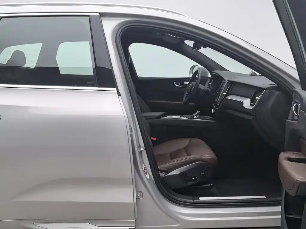 Volvo XC60 — миниатюра 23